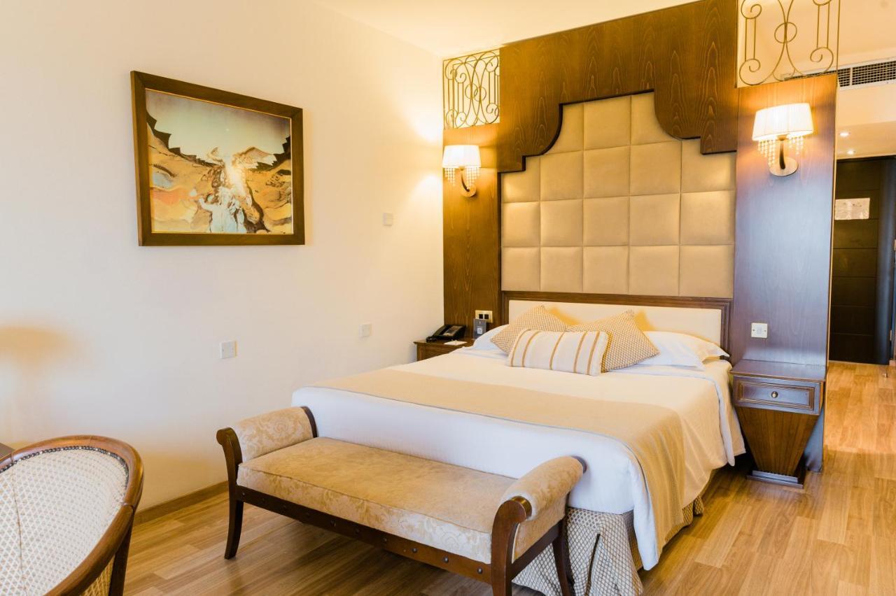 Elias Beach Hotel Limassol Exterior photo